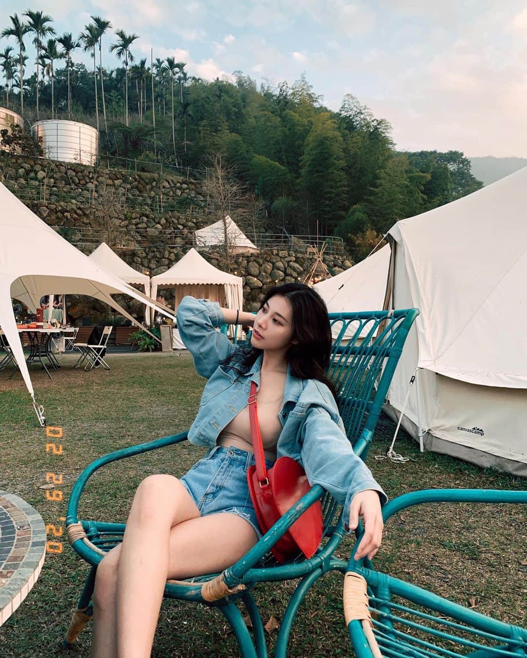 張香香のインスタグラム：「真的是宅女難得親近大自然⛺️」