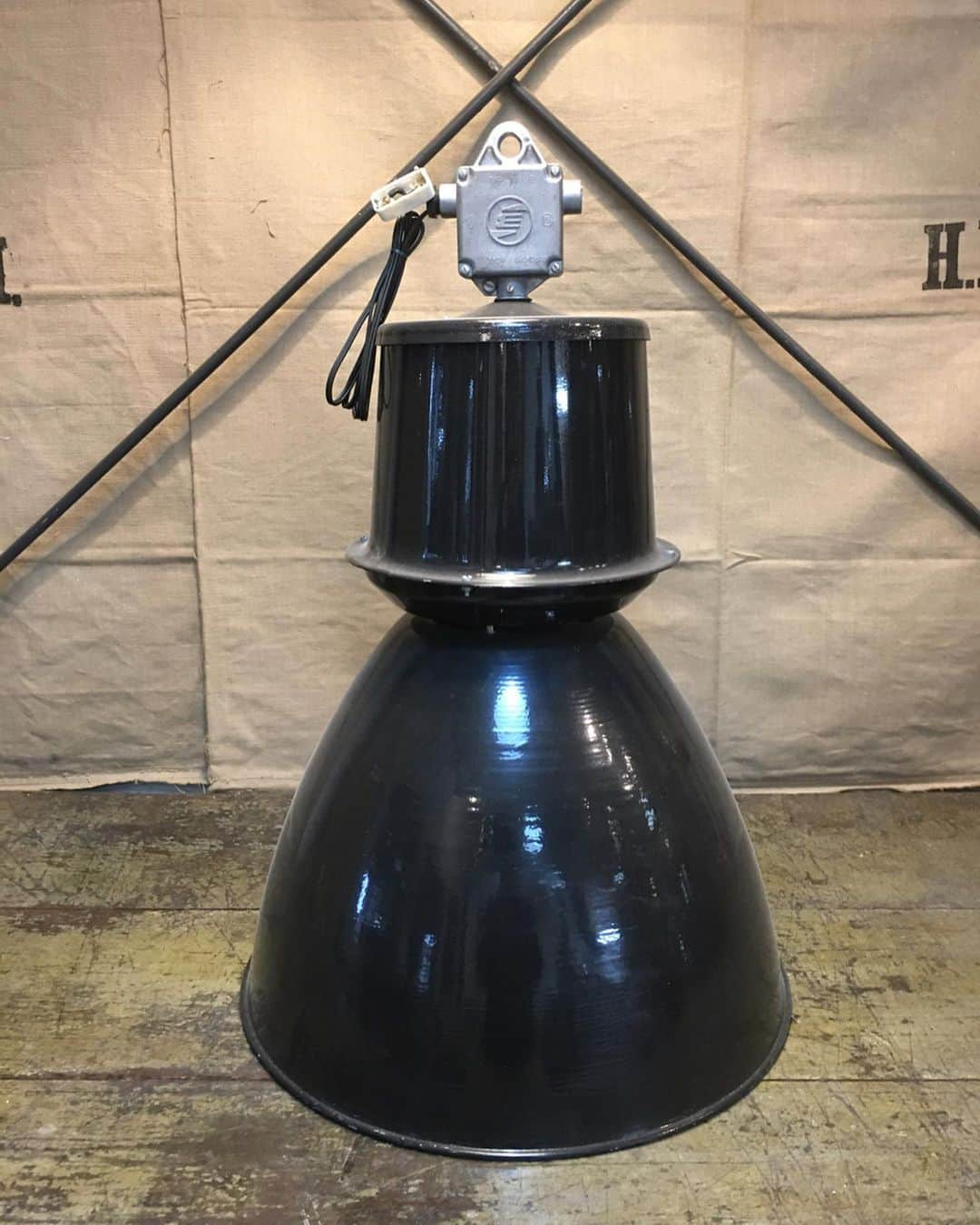 The HUNTのインスタグラム：「. FOR SALE INDUSTRIAL LAMP 直径 約51cm×高さ 約81cm ¥28000(消費税・送料込み ※一部地域を除く) . #THEHUNT_INDUSTRIAL  #INDUSTRIAL  #INDUSTRIALLAMP  #LAMPSHOP  #ANTIQUELAMP  #GARAGESALE」