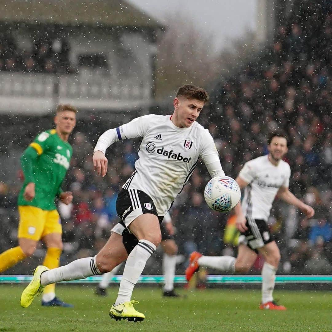 フラムFCさんのインスタグラム写真 - (フラムFCInstagram)「Saturday matinee. 🎭 #FFC」3月1日 17時17分 - fulhamfc