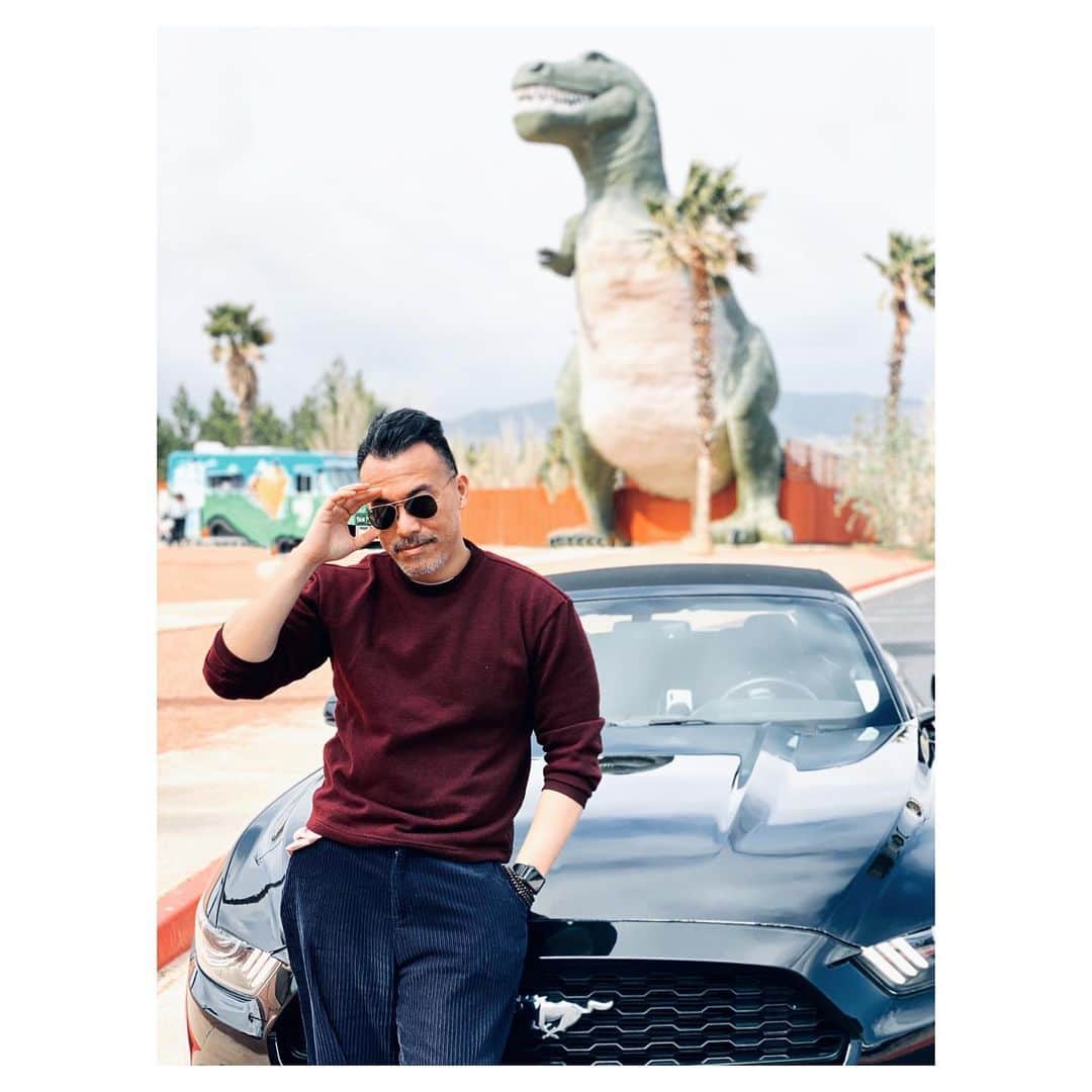 JJ.Acunaさんのインスタグラム写真 - (JJ.AcunaInstagram)「This time last week we stopped by the Dinotopia at #Cabazon. #🦖 #NeverForget #ktjj40burnitdown」3月1日 17時18分 - jj.acuna