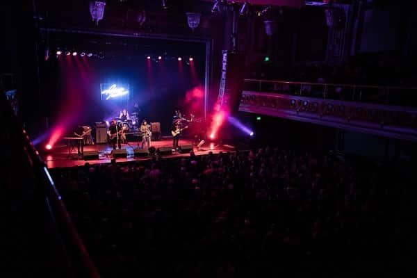 ベスト・コーストさんのインスタグラム写真 - (ベスト・コーストInstagram)「thank you San Francisco for the sold out show last night. always a pleasure to play for y’all ✨💙⁣ ⁣ 📷 @ono.photography」3月2日 3時11分 - best_coast