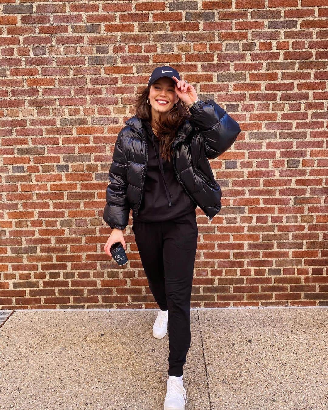 エミリー・DiDonatoのインスタグラム：「A Sunday #ootd 🖤」