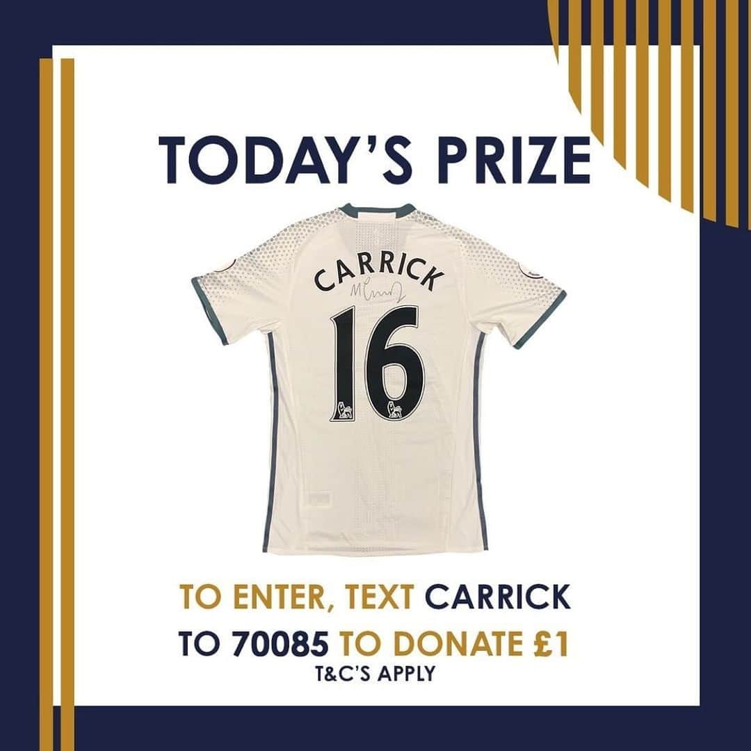 マイケル・キャリックのインスタグラム：「I’ve dug out one of my old match worn shirts and signed it. You have a chance to win it for a donation of £1.  Repost from @michaelcarrickfoundation • Want to be in with the chance of winning Carrick's signed and match worn 2016/17 Manchester United third kit? ️⚽️❤️️ 📞Text 'Carrick' to 70085 to donate £1 and enter today's prize draw!  All proceeds will go directly to the Foundation to help create empowering opportunities for young people living in disadvantaged areas. 🌟 ✒️For full terms and conditions visit ➡️www.michaelcarrickfoundation.com ⏰ The winner will be announced in 24 hours!」