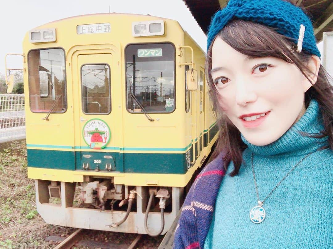 すずきあすかさんのインスタグラム写真 - (すずきあすかInstagram)「癒されるいすみ鉄道✨ また列車旅したいな〜🚃 . Youtubeのあすにゃんちゃんねる、がんばって更新してるから見てね🎶 . . #いすみ350型 #いすみ鉄道 #大多喜 #ローカル鉄道 #鉄道 #いすみ #風景 #景色 #癒し #カメラ女子 #鉄子 #ノスタルジック #レトロ #グルメ #日本の風景 #旅好きな人と繋がりたい #風景写真好きな人と繋がりたい #キハ #千葉グルメ #がんばろう千葉 #日帰り旅行 #女子旅 #観光 #東京女子部 #タビジョ#みんなでまた行くね #日本旅先応援プロジェクト #SAGOjar #SAGOJOの旅人 あすにゃんグルメ #あすにゃん旅行」3月1日 19時28分 - suzukiasukadesu