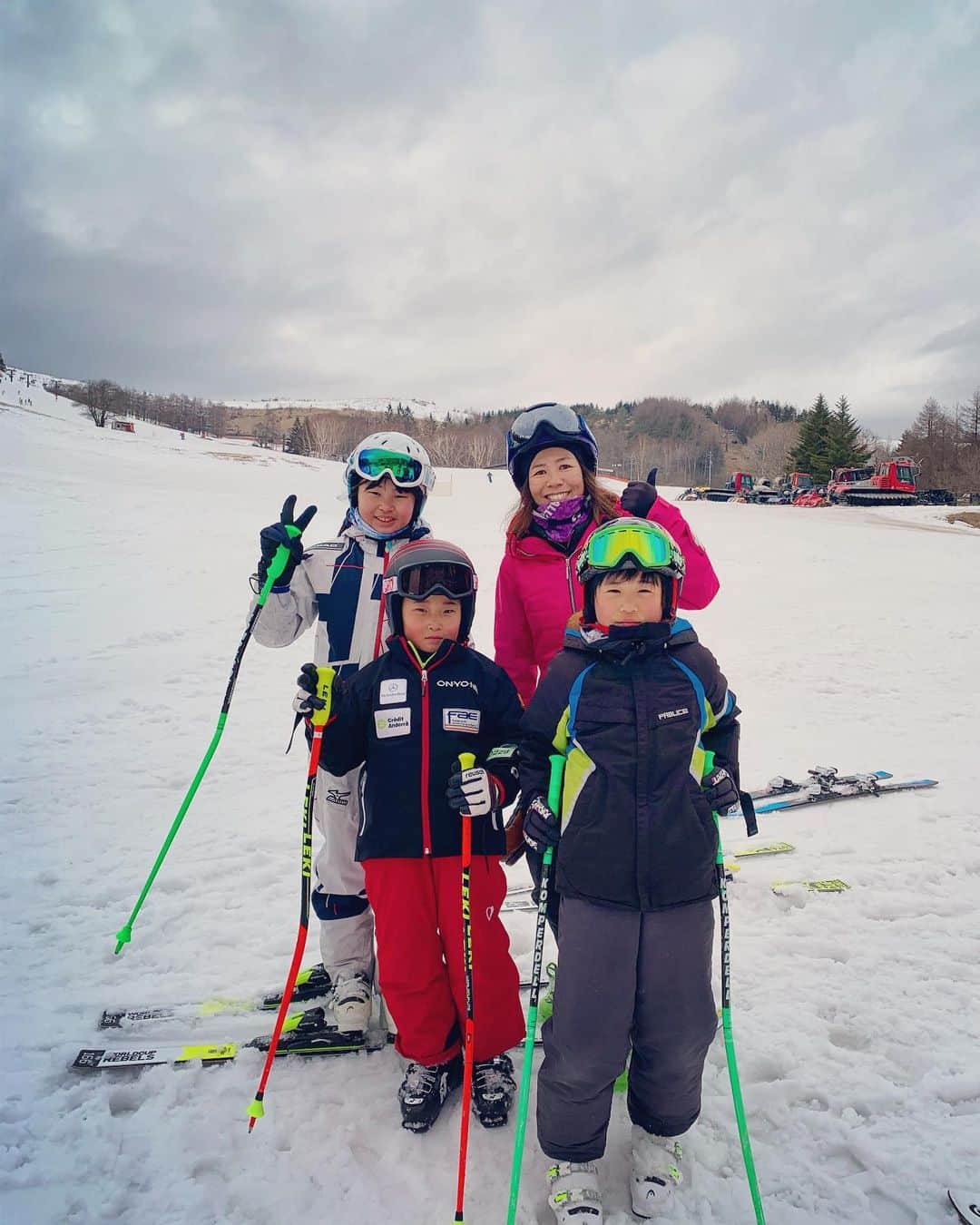 梅原玲奈さんのインスタグラム写真 - (梅原玲奈Instagram)「車山にてSXをベースにした1dayレッスン×2でした！ フリーラン・キッカー・ウェーブ、そしてもちろんクロスコースで滑り倒しました。 みんな体の使い方やバランスがどんどん良くなる👍 また一緒に滑りましょう⛷ ありがとうございました😊 @kurumayama_skypark  #スキークロス #スキー #レッスン」3月1日 19時35分 - reina_umehara