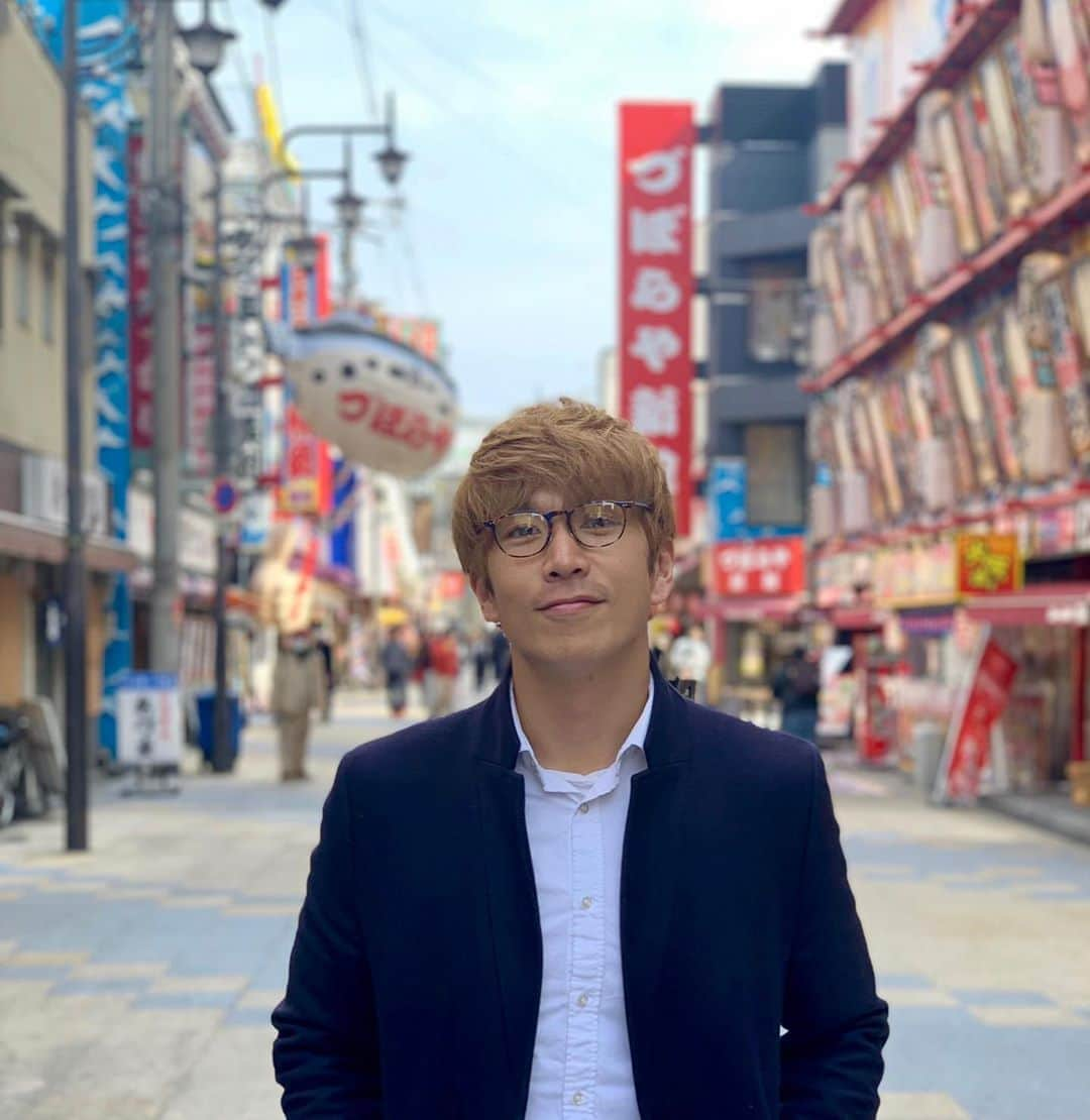 コージ・トクダさんのインスタグラム写真 - (コージ・トクダInstagram)「SHINSEKAI🐡﻿ ﻿ ﻿ ﻿I was born and raised in Osaka. #ここが僕の生まれ育った街﻿ #新世界﻿ #今回の帰省では会うべき人に会え﻿ #行くべき場所に行けた﻿ #心のチャージが出来ました﻿ #また一つ頑張れる﻿ #皆さまに感謝をして﻿ #東京に戻ります」3月1日 19時43分 - koji_tokuda1220