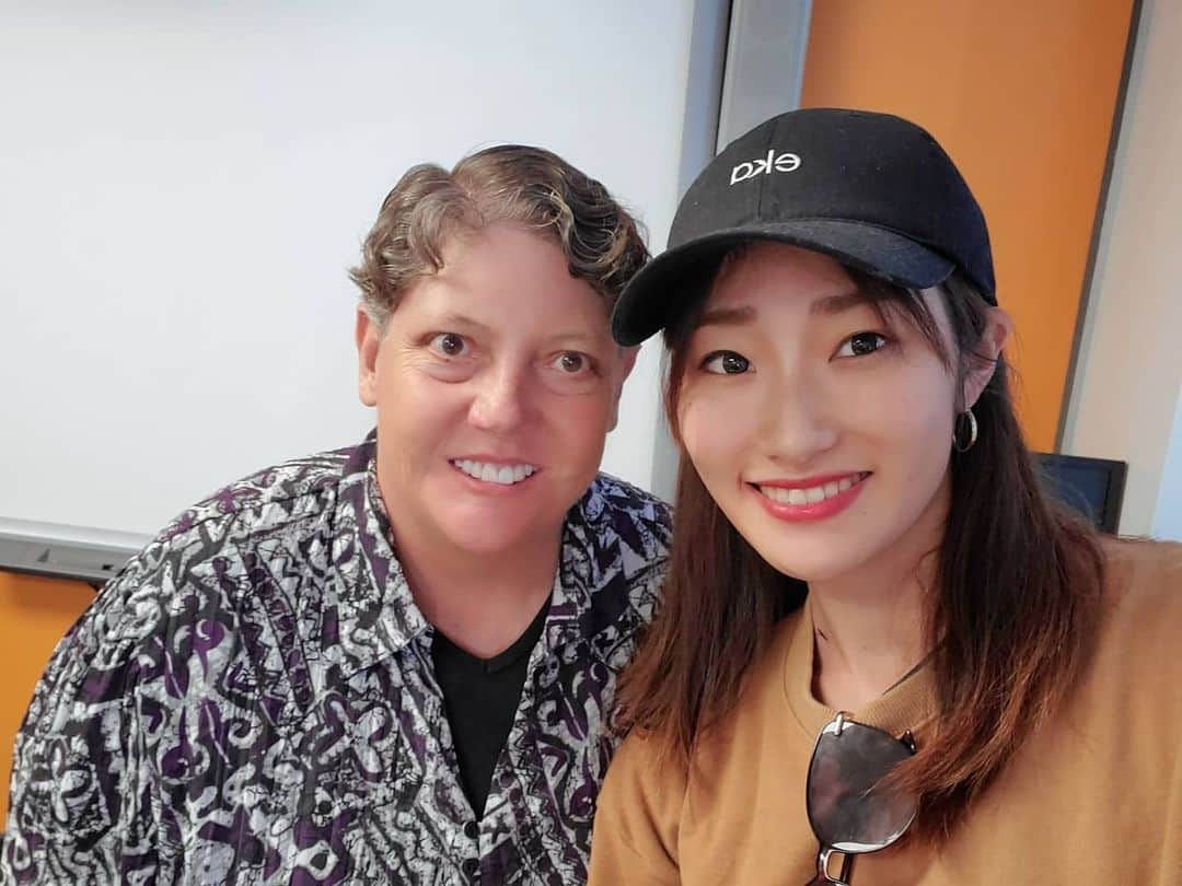 武田しのぶさんのインスタグラム写真 - (武田しのぶInstagram)「@ec_auckland  There're wonderful friends who afety chase the dream. Shared a wonderful time in my life.And my best teacher Suzan...She  often said if you through repeated practice stack up, you can result of your efforts.But "Up to you" Everything is up to you.I love this word. This is my story.So always come to a decide by me and do what i want and i also wanna support people who are trying hard to make for dream! I thought it all seems like a dream this morning .I had learned in this city. whether i get to live a happy life, It's also all up to me. Today a new start in life for me.positive feelings✨ I would like to thank everyone I met here from the bottom of my heart.  スーザンはいつも言ってました、 どんなに有名なプレーヤだって、 毎日練習しなかったらどうなる？ 練習すれば必ず出来るようになる、 でも、 "Up to you. "あなたに任せる、 全ては自分次第。 私はこの言葉が大好き. これは私の物語。 だからいつでも自分で決断して、 したい事をして、 夢を追う人の事も全力で応援したい！ 今朝、全てが夢だったかの様に思えました。 この街で学んだこと、 自分の人生を幸せにできるかどうか、それも全て自分次第。 今日からまた私にとって新しい人生の始まり。 この街で出会った全ての人に感謝します。 See you. Shino. 🇹🇭🇨🇴🇲🇽🇸🇦🇧🇷🇰🇷🇨🇭🇯🇵🇳🇿」3月1日 19時57分 - shino_0217_