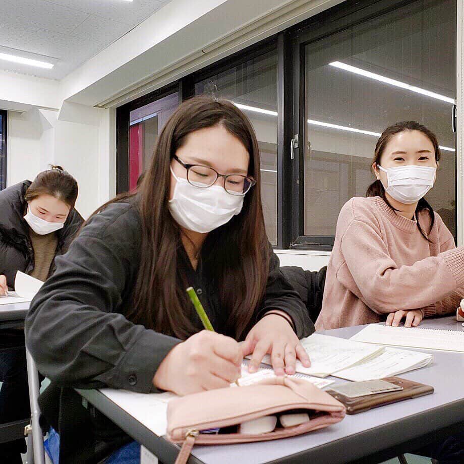 新東京歯科衛生士学校さんのインスタグラム写真 - (新東京歯科衛生士学校Instagram)「第29回歯科衛生士国家試験終了しました！ 自己採点をする学生たちには心からの「お疲れ様」を送りたいと思います。  #新東京 #歯科衛生士 #専門学校 #国家試験 #自己採点 #本当にお疲れ様でした」3月1日 20時08分 - dh_shintokyo