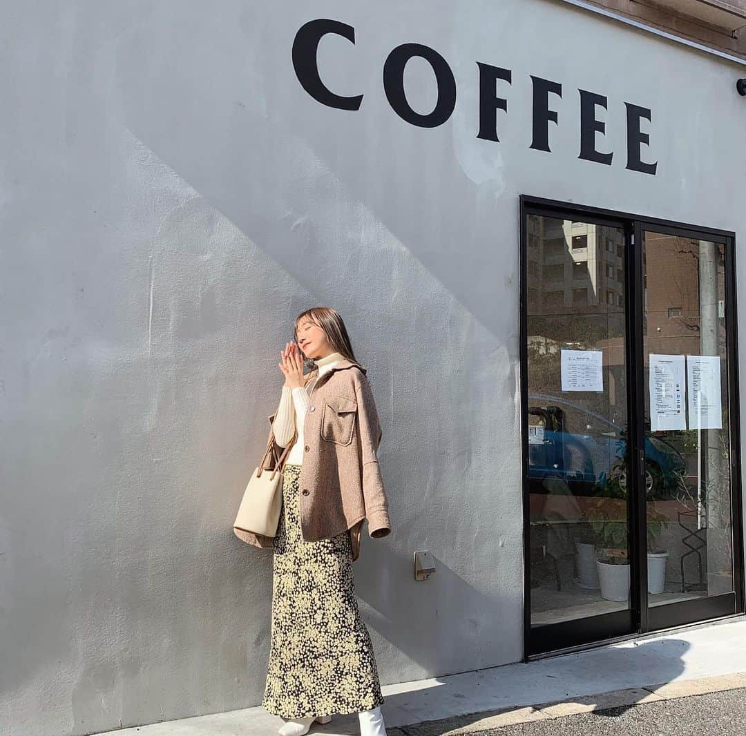小川陽香さんのインスタグラム写真 - (小川陽香Instagram)「最近ストーリーばっかだった～。。 3月になったしってことで投稿再開しよう🥰 って思い立った今日の私服 ♡  ㅤ ここのバナナシェイク＋エスプレッソも美味しかった👍🏻🍌💕 ㅤ #ootd #fashion #coffee #ファッション #コーディネート」3月1日 20時19分 - _haruka824