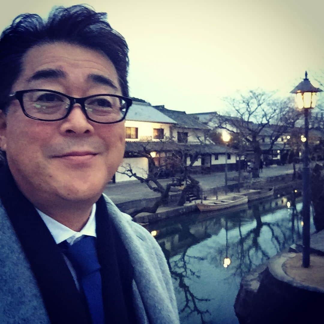 多賀公人さんのインスタグラム写真 - (多賀公人Instagram)「夕暮れの倉敷。坂本龍馬がかくまわれたと言われる、吉井旅館で夕食会。おもてなしの心伝わるサービス。歴史と格式、だけど居心地の良い空間と時間。楽しい。  #倉敷 #吉井旅館 #坂本龍馬 #夕食  #history #hospitality #気持ち #dinner  #ひな祭り #多賀公人 #evening #kurashiki」3月1日 20時35分 - kimito_taga