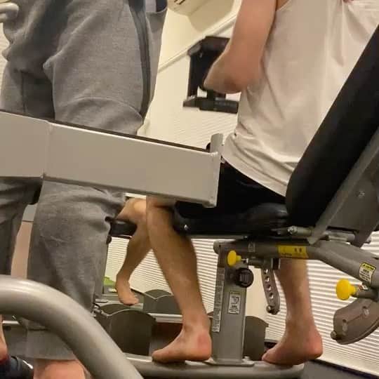 岡本至恩のインスタグラム：「二の腕辛いよ @bondsgym」