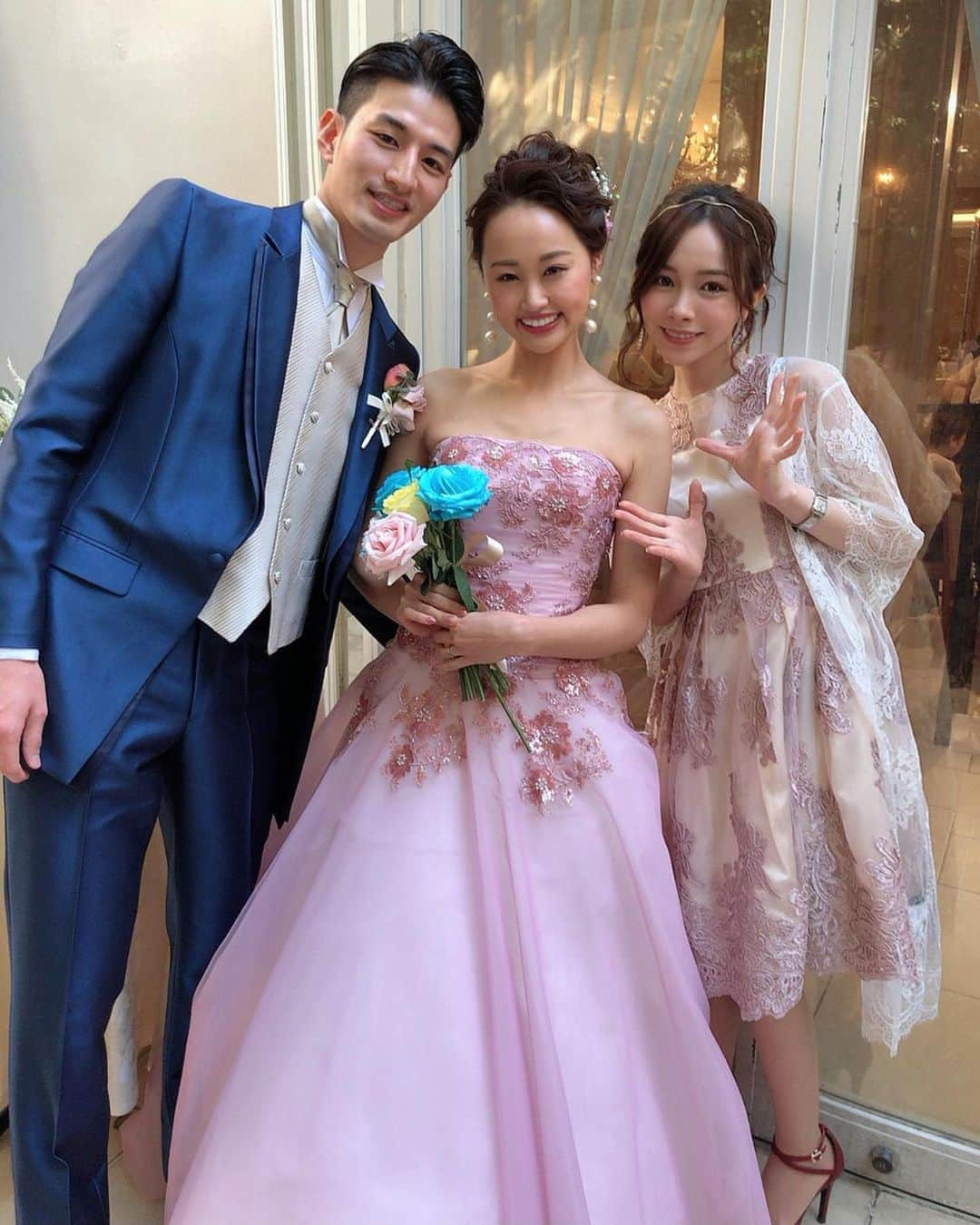 黒澤詩音のインスタグラム：「*﻿ #happywedding 💍﻿ ﻿ ﻿ 学生の頃からのお友達、しーちゃんの結婚式に﻿ えりかさん、ゆうかさんと行ってきました😚✨﻿ ﻿ 才色兼備な大好きなお姉さん３人😚♥️﻿ ﻿ ﻿ 可愛い可愛いしーちゃんが、﻿ とってもとっても美しくて輝くばかりの笑顔に思わず私も笑みがこぼれました😚﻿ お二人らしさのある素敵なお式に、幸せのおすそ分けをしてもらいました😊♡﻿ ﻿ お二人とも、ご招待ありがとう👰🤵♥️﻿ ﻿ ﻿ #セントグレース大聖堂 #結婚式 #wedding」