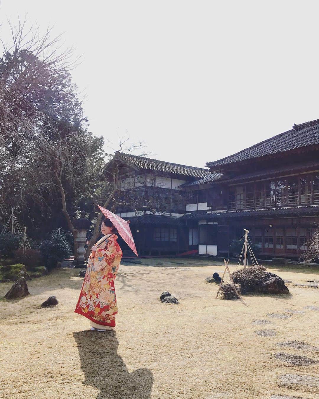 五十嵐邸ウエディングさんのインスタグラム写真 - (五十嵐邸ウエディングInstagram)「3月の新郎新婦様💕お幸せに‼︎ お2人の喜ぶ笑顔に嬉しく思います。 日本の伝統美がより心に残る想い出とともに彩ります✨🎀 #五十嵐邸ガーデン  #邸宅ウェディング #古民家ウェディング  #五十嵐邸ウエディング # 和婚#和装ウェディング  #大人ウェディング #おしゃれ花嫁  #新潟ウェディング #新潟花嫁 #新潟プレ花嫁 #プレ花嫁 #卒花嫁 #卒花  #結婚式 #結婚式準備 #花嫁準備 #ブライダルフォト #ウエディングフォト  #2020夏婚 #2020秋婚 #2020冬婚 #婚約 #小さなウェディング  #花嫁さんと繋がりたい #日本中のプレ花嫁さんと繋がりたい #sakuramanagement事務所」3月1日 21時16分 - ikarashitei.wedding