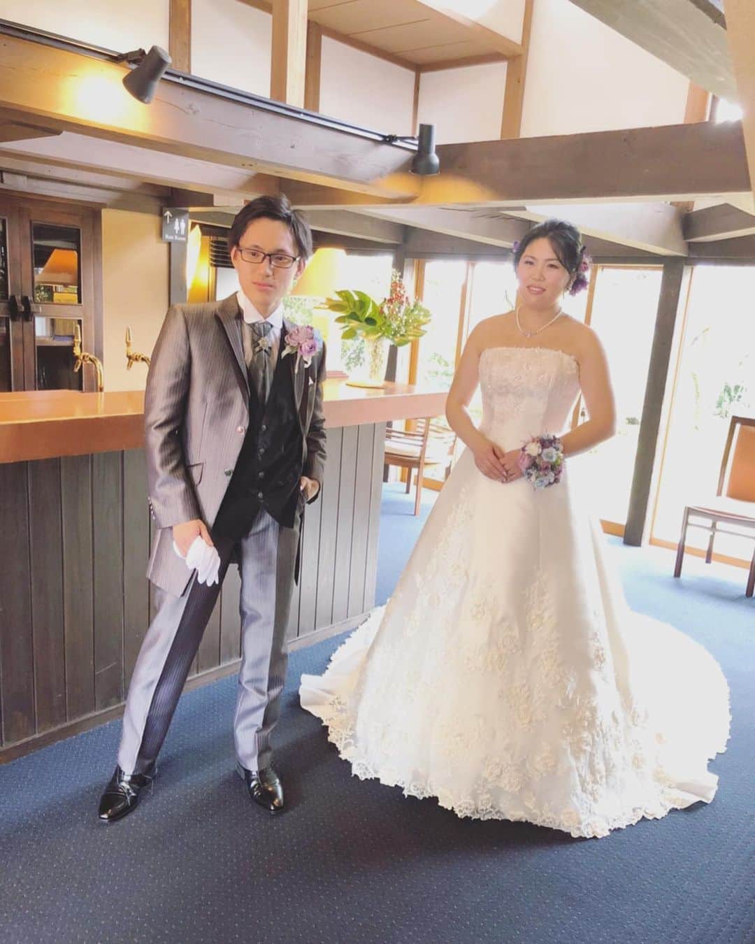 五十嵐邸ウエディングさんのインスタグラム写真 - (五十嵐邸ウエディングInstagram)「3月の新郎新婦様💕お幸せに‼︎ お2人の喜ぶ笑顔に嬉しく思います。 日本の伝統美がより心に残る想い出とともに彩ります✨🎀 #五十嵐邸ガーデン  #邸宅ウェディング #古民家ウェディング  #五十嵐邸ウエディング # 和婚#和装ウェディング  #大人ウェディング #おしゃれ花嫁  #新潟ウェディング #新潟花嫁 #新潟プレ花嫁 #プレ花嫁 #卒花嫁 #卒花  #結婚式 #結婚式準備 #花嫁準備 #ブライダルフォト #ウエディングフォト  #2020夏婚 #2020秋婚 #2020冬婚 #婚約 #小さなウェディング  #花嫁さんと繋がりたい #日本中のプレ花嫁さんと繋がりたい #sakuramanagement事務所」3月1日 21時16分 - ikarashitei.wedding