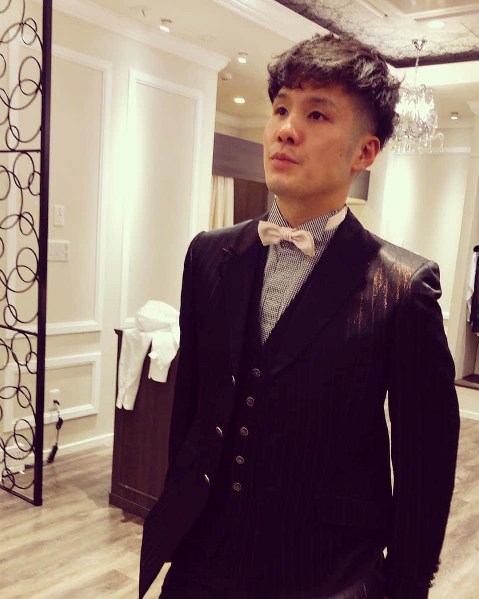 梅川壱ノ介（舞踊家）のインスタグラム：「先日のトークショーで着させて貰ったタキシード✨✨✨ #梅川壱ノ介  #タキシード」