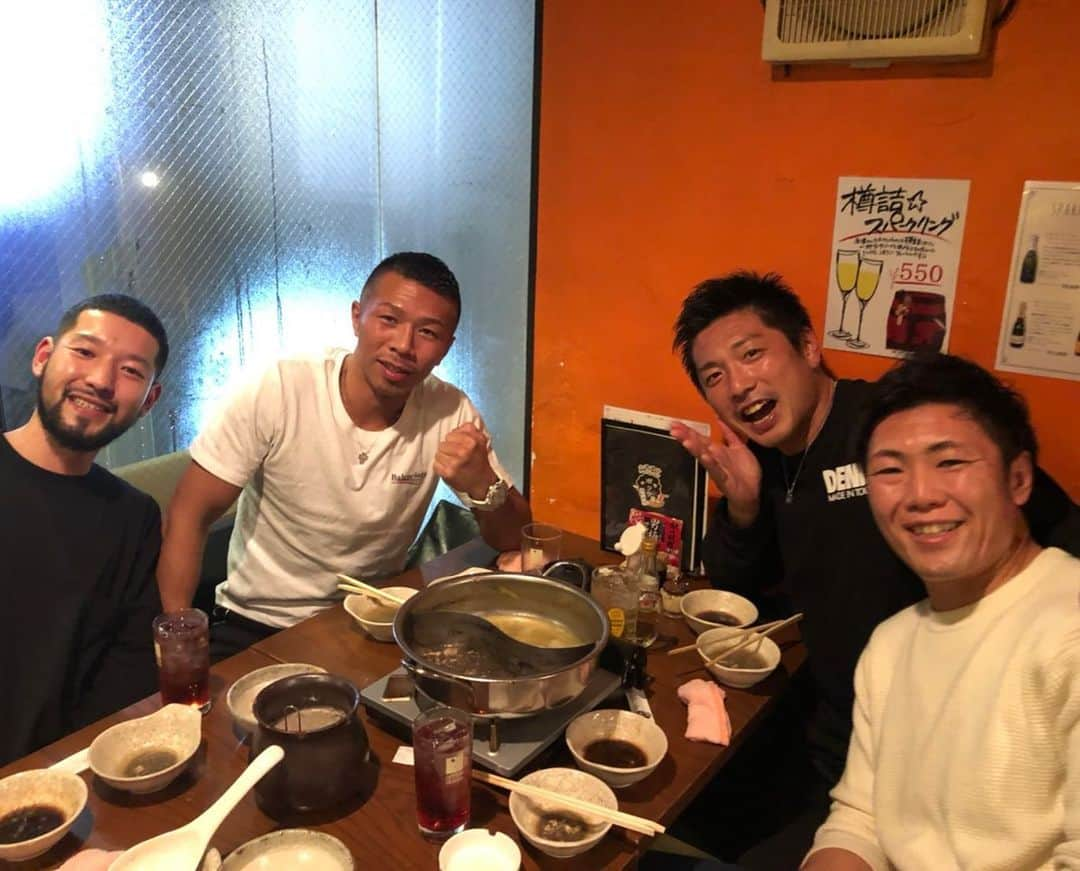 加藤順大さんのインスタグラム写真 - (加藤順大Instagram)「明日のお仕事でこの会の事は話そうと思っています。 本当に凄いタイミング！！ 試合がない週末を楽しくさせたいから！！ #ナカマー #アニキー #内山高志」3月1日 21時51分 - nobuhiro1