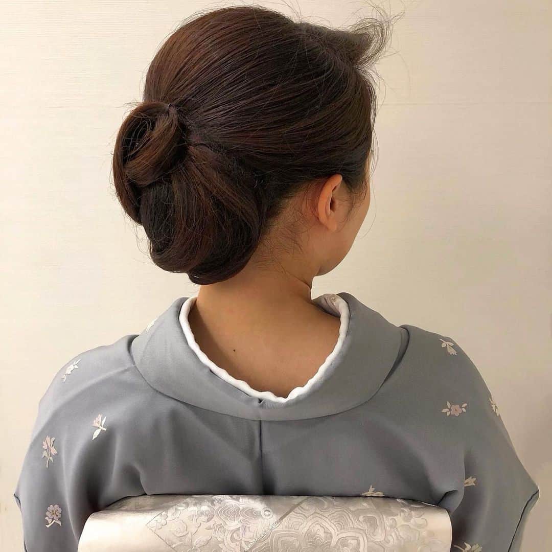 Tomoyo Kitamuraさんのインスタグラム写真 Tomoyo Kitamurainstagram 先日のお客様 前髪を立ち上げたコンパクトめな和装シニヨン ヘアメイク ヘアセット ヘアアレンジ ヘアスタイル 銀座 美容師 ウェディング ウェディングヘア ブライダル ブライダルヘア