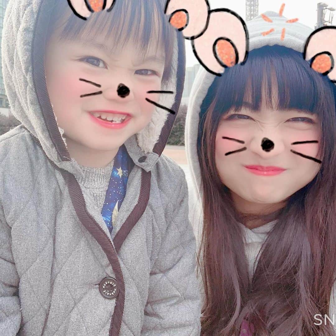 りりりのインスタグラム：「天使👼👼👼 ・ ・ #りりり #いりぽん #はるかいろ #3歳 #天使 #癒し #踊ってみた #惑星ループ #３人の写真はいりえのTwitter #見てね」