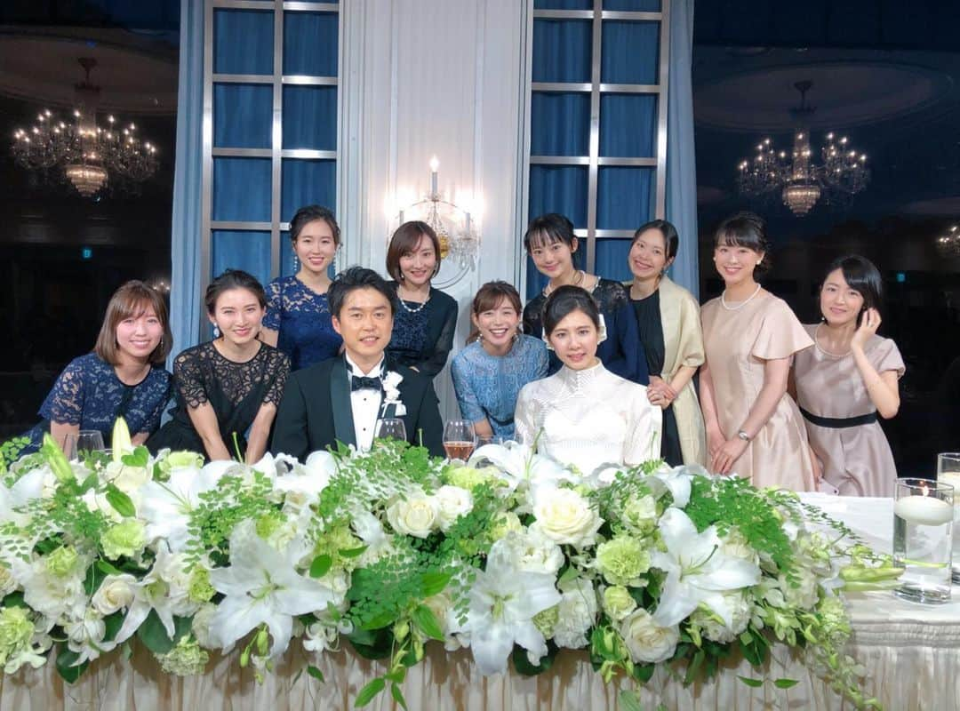 藤本真未さんのインスタグラム写真 - (藤本真未Instagram)「* 先日の親友の結婚式フォト続き🤵👰 同期集合写真📷✨ * #結婚式 #披露宴 #WeddingParty #HappyWedding #おめでとう #ホテルニューオータニ #ニューオータニ #ホテルニューオータニ東京 #日本テレビイベントコンパニオン #NTVec #NTVec28 #日テレイベコン #28期 #同期 #Happy #Wedding」3月1日 22時48分 - manamifujimoto108