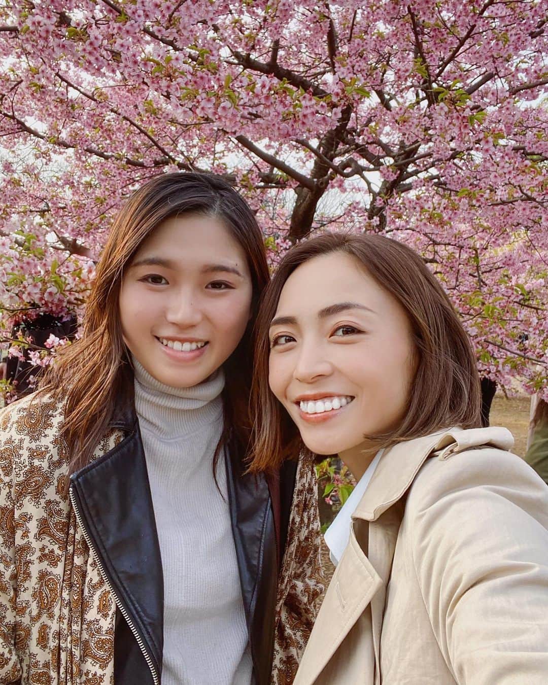 里見茜さんのインスタグラム写真 - (里見茜Instagram)「今日は珍しく4女とのツーショット👭あんなに小さかった妹がもうすぐお母さんになるなんて。 全く信じられません😹 お姉ちゃんの中で小学生で止まっている👯‍♀️笑 早く会うのが楽しみだー🌸 #7ヶ月ベビー #妹#4女#公園デート #姉妹#なっちゃん#母になる」3月1日 22時54分 - satomiakane