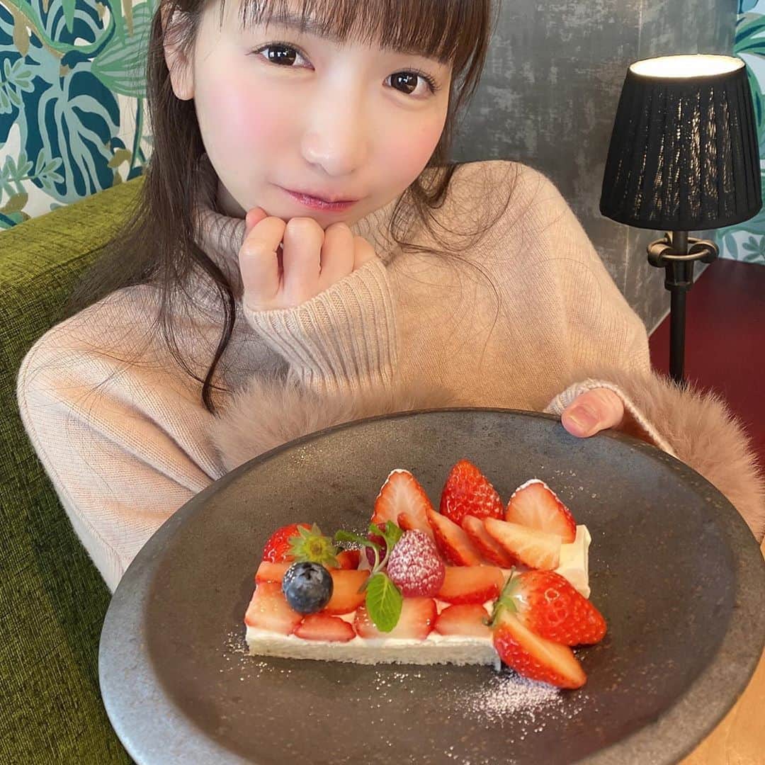 のインスタグラム：「まいてぃとエトワール麻布さんいってきた💓💓🤤 #スイーツサンド#フルーツサンド#フルーツ#エトワール麻布 #麻布十番カフェ」
