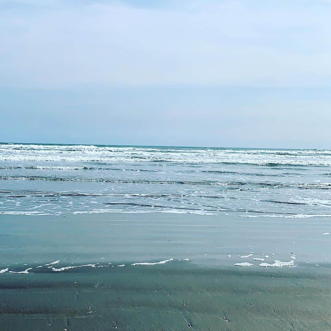 黒沢薫さんのインスタグラム写真 - (黒沢薫Instagram)「今日は思い立って海へ。 潮風が気持ち良かったなあ。 #beach #wave #wind #feelgood #music #soul #rb #singer #lovelife #instaview #Ilovesea」3月2日 0時43分 - kaorukurosawa_lovelife