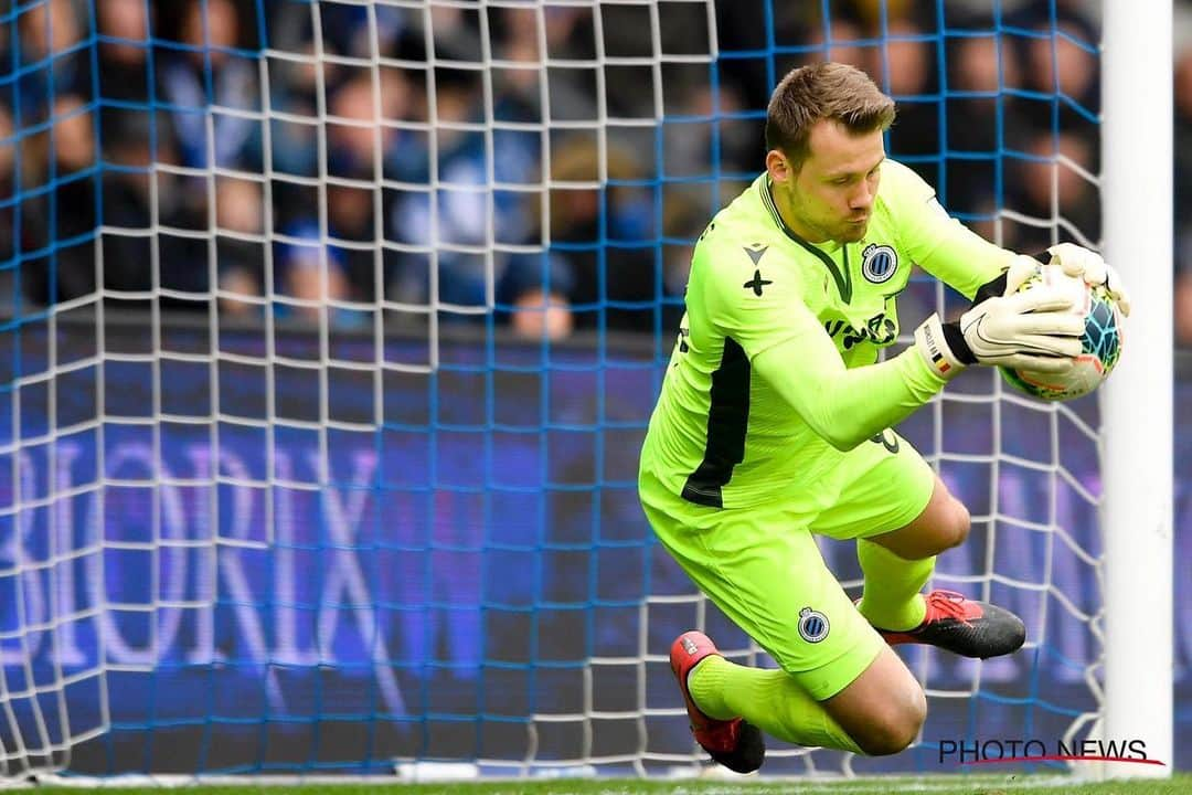 シモン・ミニョレさんのインスタグラム写真 - (シモン・ミニョレInstagram)「Massive victory!! 💪🏻💙🖤 #WeAreBruges #BluvnGoan #NoSweatNoGlory #YNWA」3月2日 1時05分 - 22mignolet22