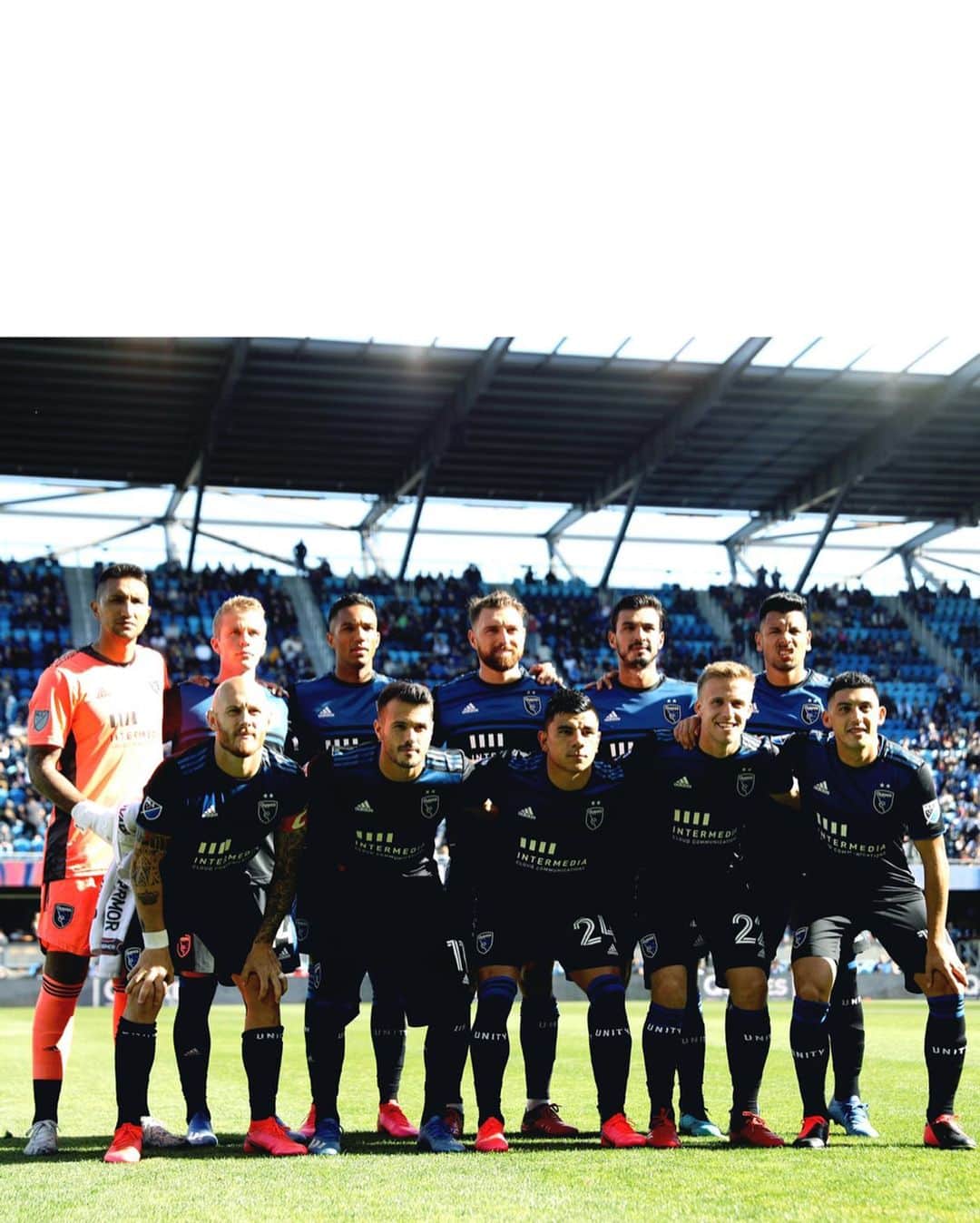 グラム・カシアさんのインスタグラム写真 - (グラム・カシアInstagram)「2020 season kicked off! 0-2 down but that didn’t stop us! A good fight and great attitude from the team yesterday! #vamossj @sjearthquakes 📸: @isiphotos」3月2日 1時26分 - 37gk