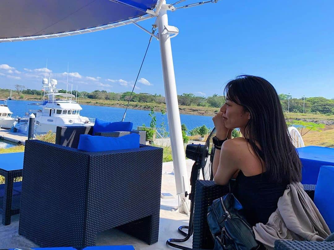 関根アヤノのインスタグラム：「💙🤍 はやく暖かくならんかねー 娯楽が沢山無くなって悲しいよ。」