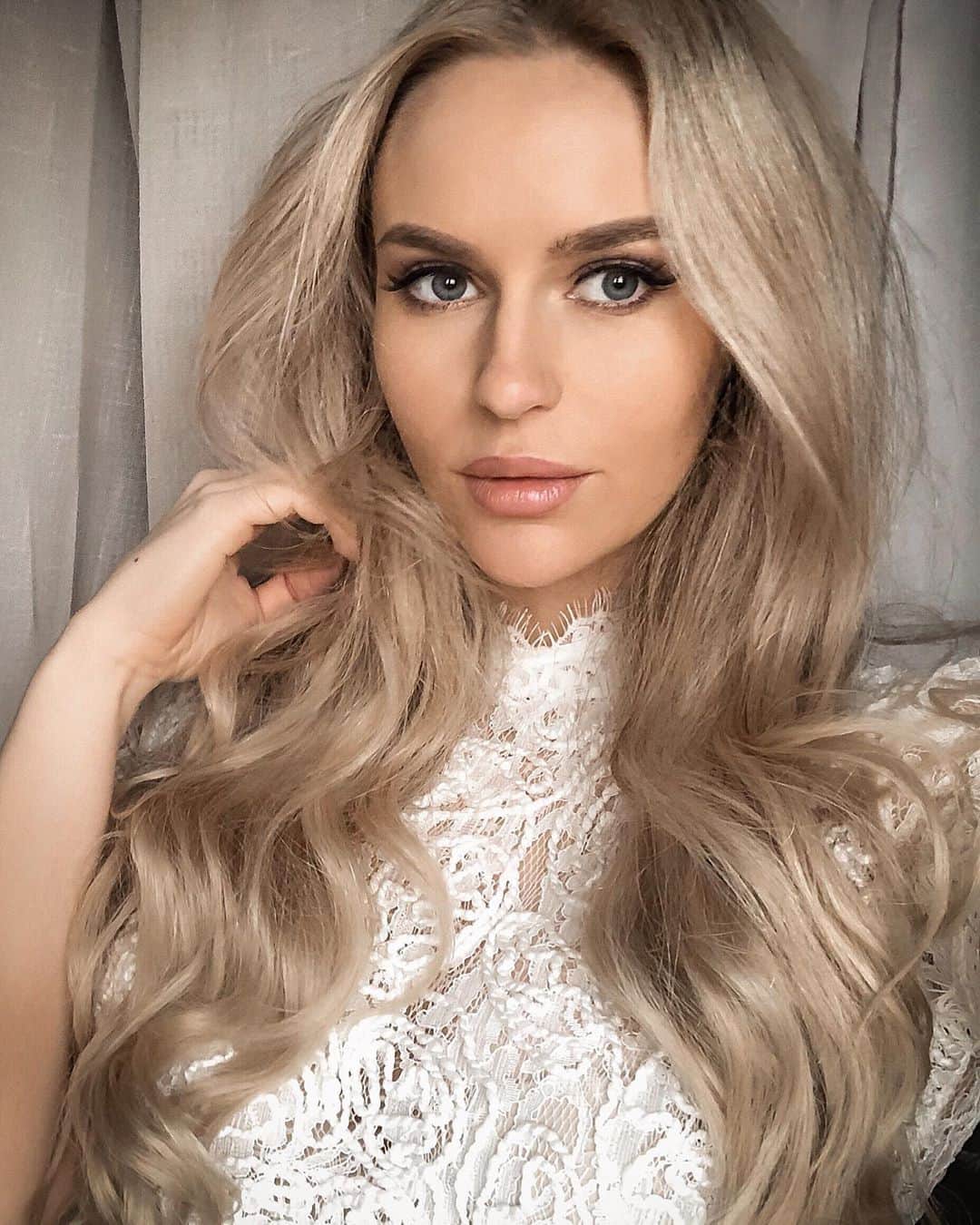 Anna Nyströmのインスタグラム：「Dubai in two days ✈️🤍」