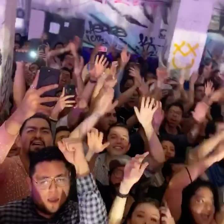 メジャー・レーザーのインスタグラム：「nunca cambien ❤️」