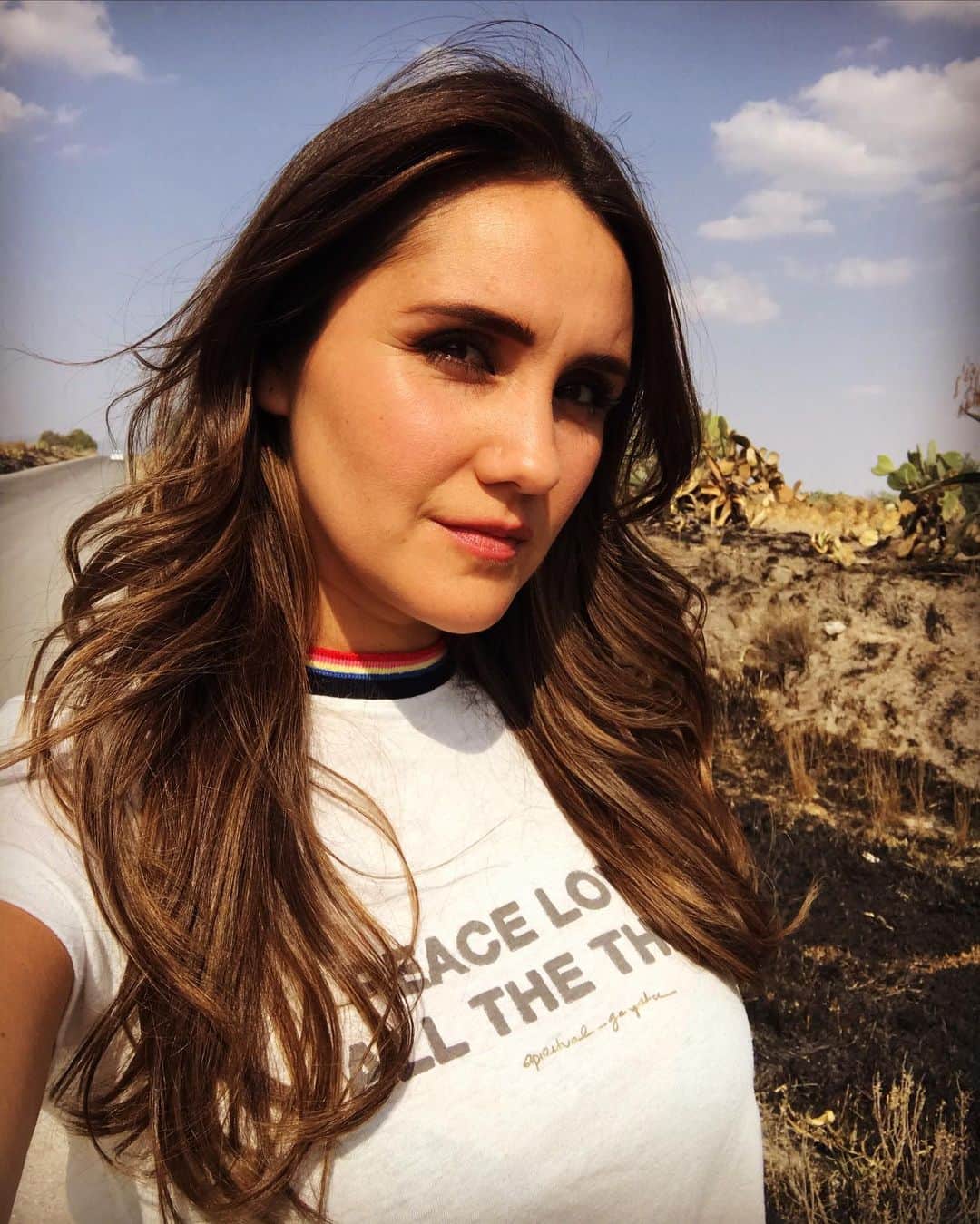 ドゥルセ・マリアさんのインスタグラム写真 - (ドゥルセ・マリアInstagram)「“LOVE peace and all that things” feliz domingo ❤️🙌🏼😘 les mando besos ✌🏼」3月2日 2時19分 - dulcemaria