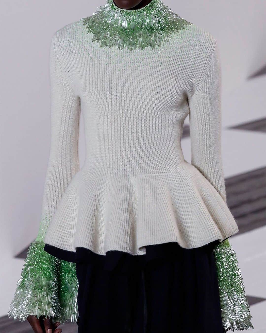 Fashion Weekのインスタグラム：「Fresh peplum from @loewe's #PFW runway show. 💚 Photo by @gettyimages」