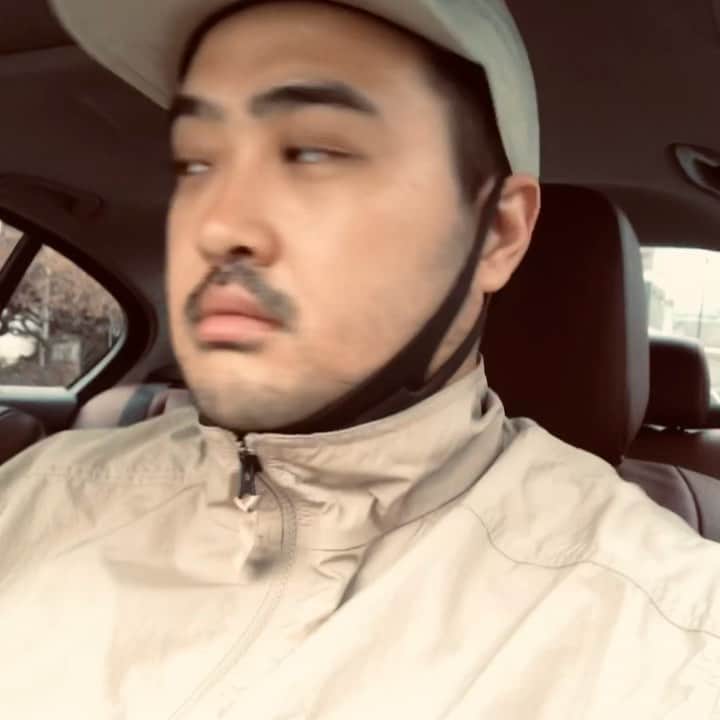 チャヨプのインスタグラム：「✔️ 어 체질상 마스크가 너무 답답해서 싫어함, 마스크 안쓰면 눈치보이는  현실이 안타까움, 마스크 난 빨아서 씀, 대신 손을 미친듯이 씻음, 충분히 비누거품을 낸 후,  생일축하노래를 부르고 행굼, 그래서 난 하루에 축하를 많이 받음, 믿는 형이 코로나 안무섭다고함, 소주로 소독 하면 된다고함,그런형도 지금은 눈치보여서 마스크 쓴다고함.. 힘냅시다..!!!!!」