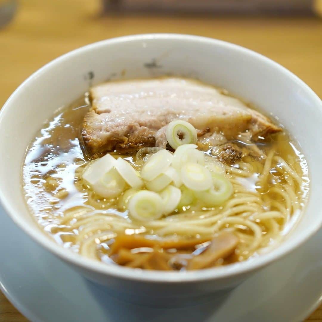 うどんが主食さんのインスタグラム写真 - (うどんが主食Instagram)「白醤油ですっきり！ #うどんが主食 #阪急 #豚肉 #南方駅　#本枯節 #醤油 #グルメ #チャーシュー　#美味い #中華そば #ラーメン　#大阪 #foodstagram #Japan #washoku #fashion #food #ramen #noodle #noodles #soup #amazing #good #nice #beauty #beautiful #fashion #nice #gourmet」3月2日 12時51分 - alwaysudon