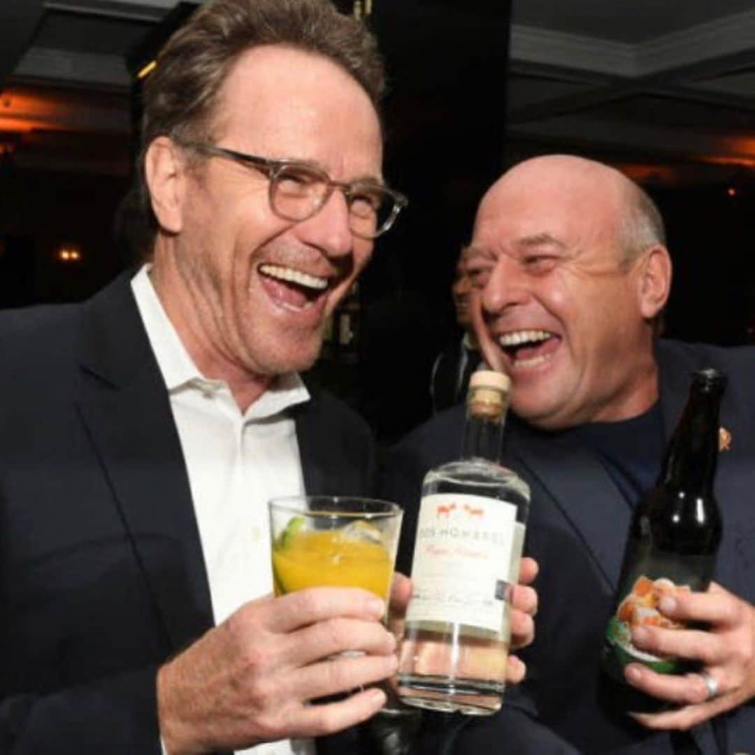 ディーン・ノリスのインスタグラム：「Who’s getting ready for Hank’s return @bettercallsaulamc tomorrow? These guys. @schraderbrau_bb @breakingbad @figmtnbrew」