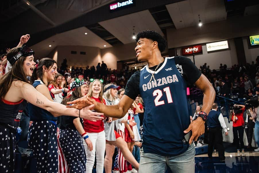 八村塁さんのインスタグラム写真 - (八村塁Instagram)「Thank you, Zag Nation💙❤️#ZagFamily」3月2日 5時09分 - rui_8mura