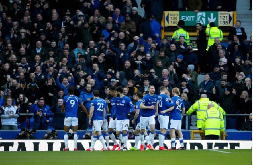 メイソン・ホールゲイトさんのインスタグラム写真 - (メイソン・ホールゲイトInstagram)「Strong togetherness! Take the point we go again! #coyb」3月2日 5時35分 - masonholgate