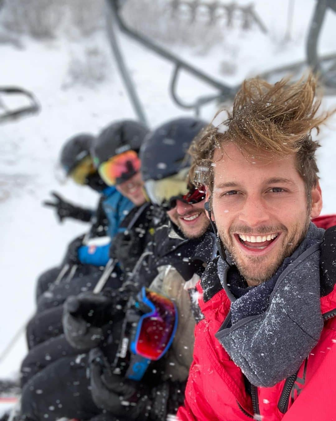 マックス・エマーソンさんのインスタグラム写真 - (マックス・エマーソンInstagram)「@elevationgayski #utah before and after (swipe for after) 📸 @jacobdunford」3月2日 5時59分 - maxisms