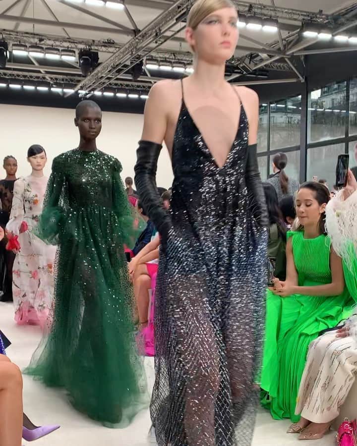 スコット・シューマンのインスタグラム：「@maisonvalentino  Always a highlight of my Paris fashion week! @pppiccioli is on a streak of creative genius!」