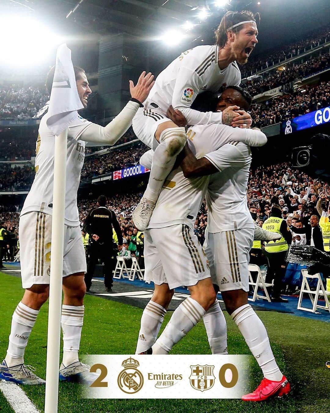 レアル・マドリードさんのインスタグラム写真 - (レアル・マドリードInstagram)「Real Madrid 2-0 Barcelona ⚽ 71' @viniciusjunior ⚽ 90'+2’ @marianodiazmejia #RealFootball | #Emirates」3月2日 6時55分 - realmadrid