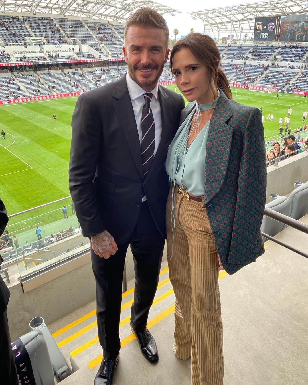 ヴィクトリアベッカムさんのインスタグラム写真 - (ヴィクトリアベッカムInstagram)「I’m so excited!!! So many kisses @davidbeckham @intermiamicf and Team DB!! x VB」3月2日 7時29分 - victoriabeckham