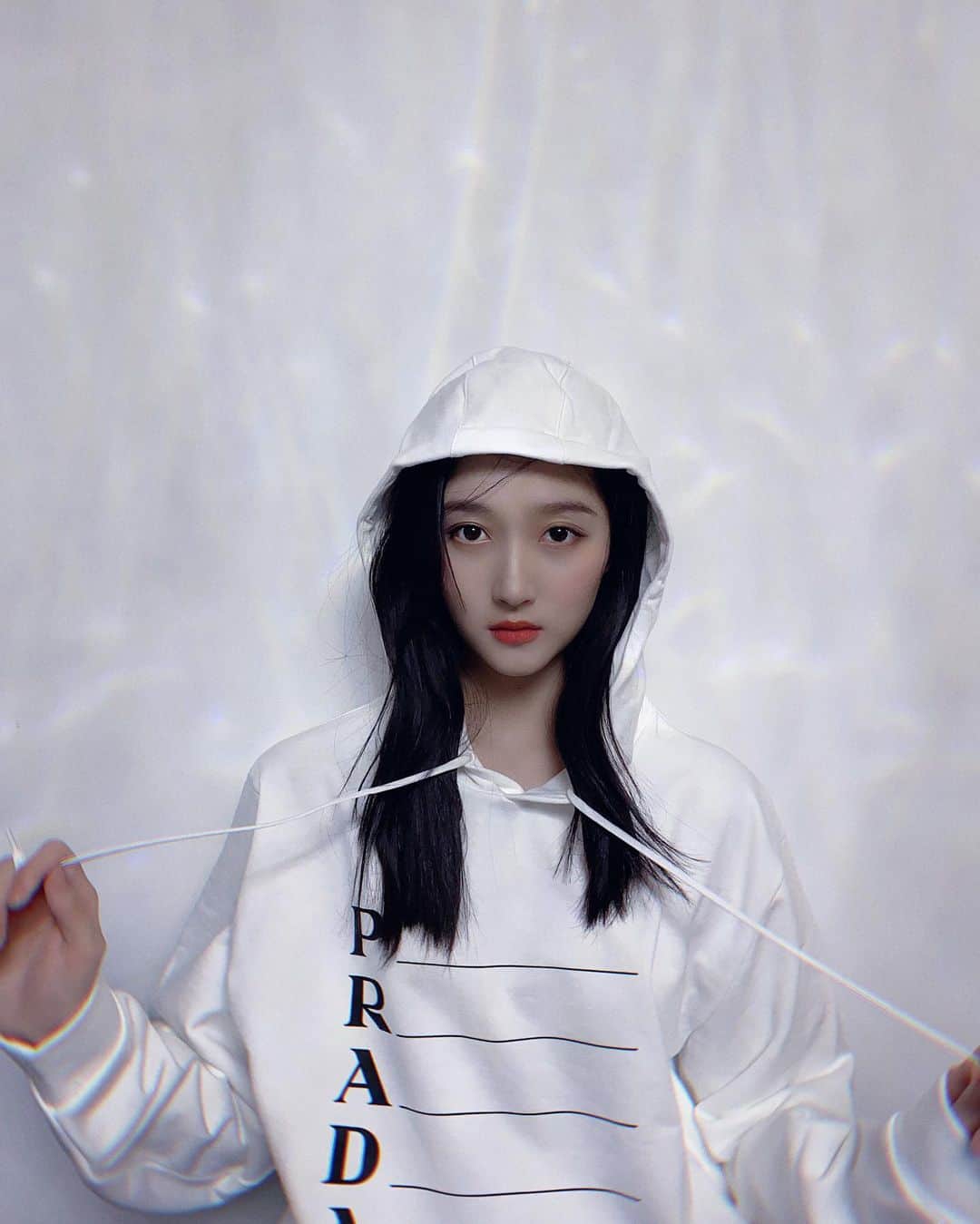 クアン・シャオトン（Guan Xiaotong）のインスタグラム：「😯😯」