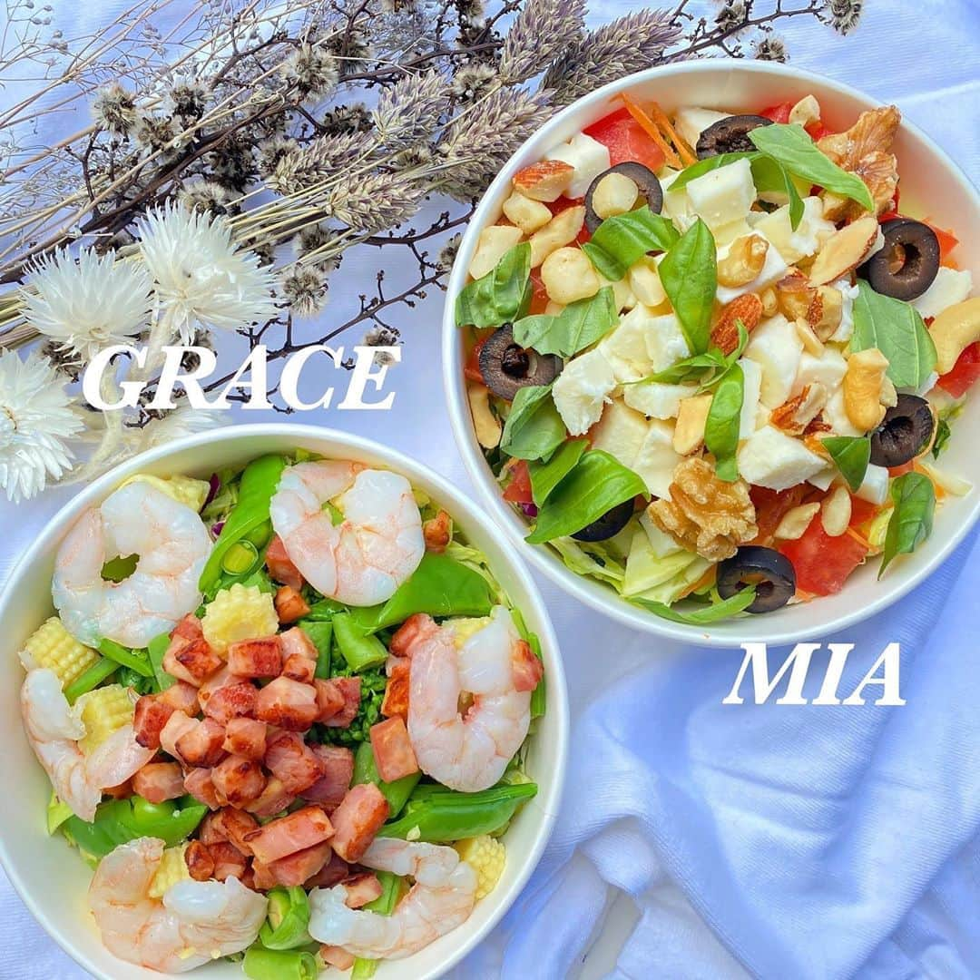 G.L.Bさんのインスタグラム写真 - (G.L.BInstagram)「☆。.:＊・゜ . New chopped salad . GRACE -グレース- ～春野菜のサラダ～ Regular / 980yen Middle / 780yen (オリジナルベース/菜の花/スナップエンドウ/ヤングコーン/インゲン/エビ/ベーコン) . MIA -ミア- ～カプレーゼサラダ～ Regular / 980yen Middle / 780yen (オリジナルベース/トマト/モッツァレラチーズ/バジル/人参/オリーブ/Mixナッツ) . . 去年大人気だったグレースとミア💗 今年の春🌸復活致します✨✨ . ぜひ期間中にご賞味ください💗🌸 . #glb #greenlifebeginning  #チョップドサラダ #チョップドサラダ専門店 #北堀江 #大阪チョップドサラダ #大阪サラダ専門店  #堀江カフェ #難波カフェ  #大阪カフェ #cafe #genic_cafe #genic #genic_food  #インスタ映え #お洒落カフェ #テイクアウト #ペット可 #お花見シーズン #大量注文も承ります」3月2日 8時48分 - g.l.b_choppedsalad