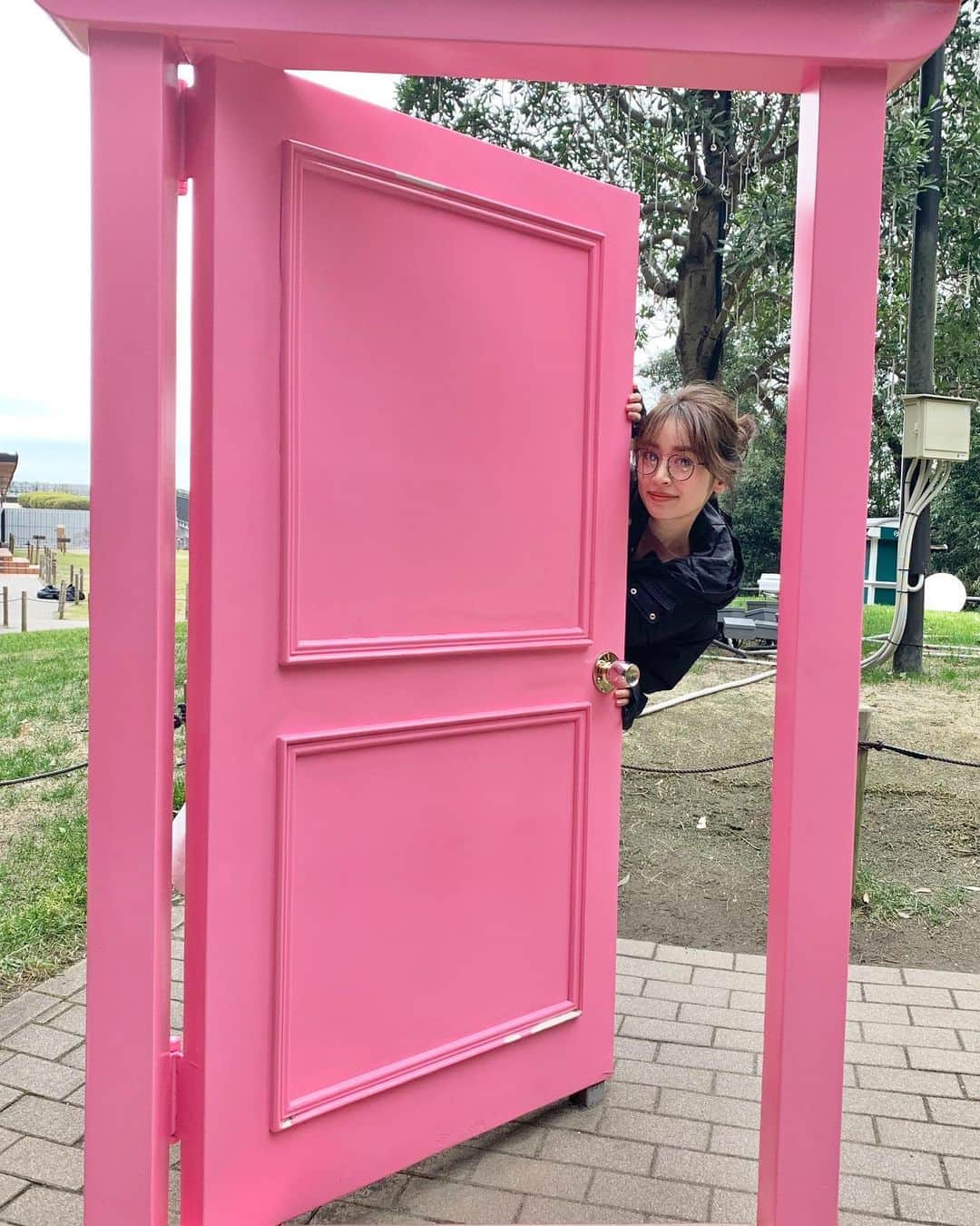 泉里香さんのインスタグラム写真 - (泉里香Instagram)「どこでもドア〜✨！ このドアがあればなぁ〜🚪✨ #ドラえもん#ドラえもんと着回し1ヶ月」3月2日 9時05分 - rika_izumi_