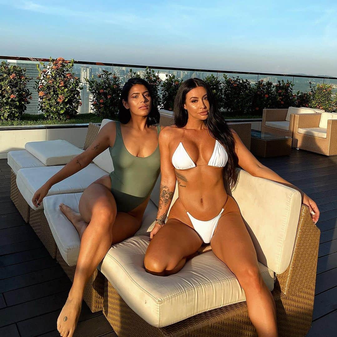 Steph Paccaさんのインスタグラム写真 - (Steph PaccaInstagram)「As the sun comes up... 🌤🍯」3月2日 9時41分 - steph_paccaa