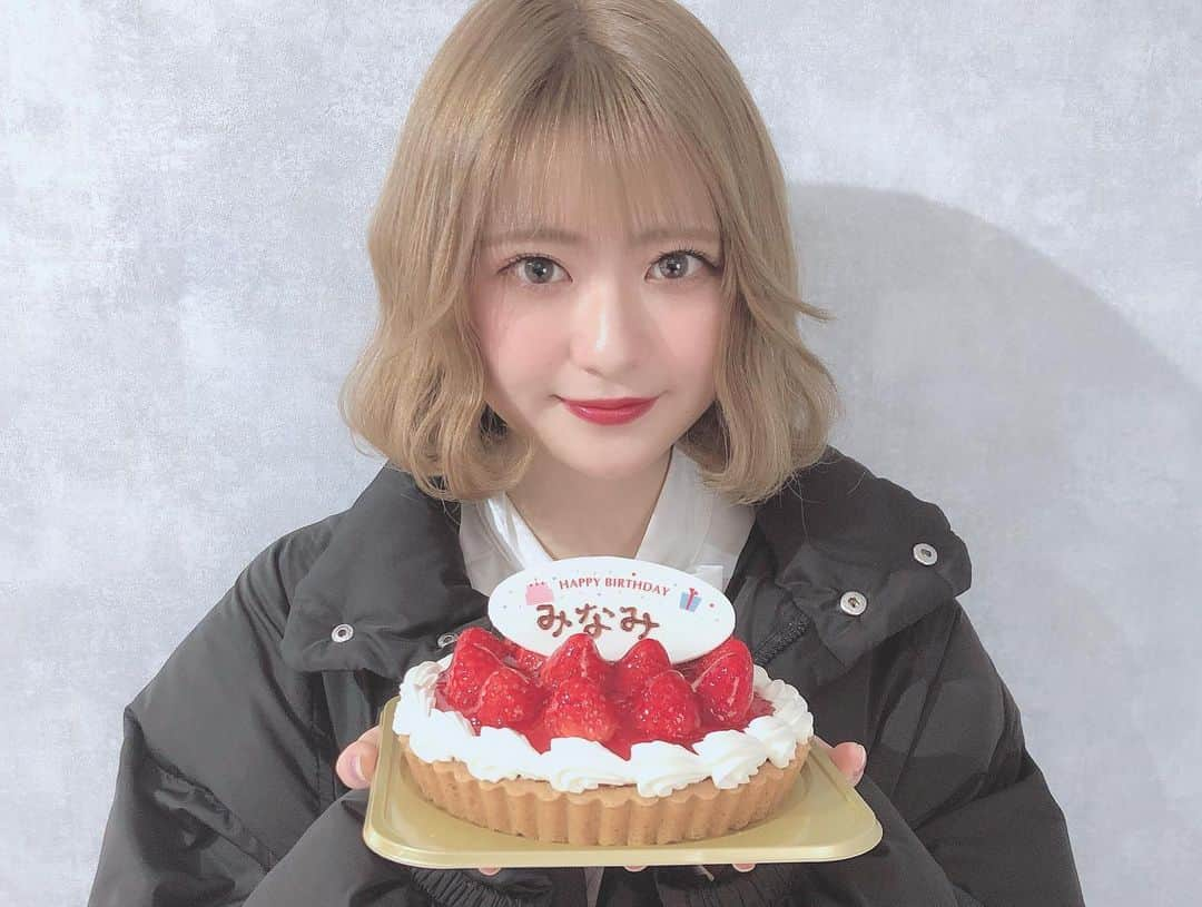 Pimm's【公式】さんのインスタグラム写真 - (Pimm's【公式】Instagram)「南実　19th Happy Birthday🎂🎉💜 今後も山田南実、Pimm'sの応援の程よろしくお願いします❗️ #ピムス　#山田南実　#ヤンジャン　#制コレ18 #女性アイドル　#東京　#かわいい　#お誕生日　#おめでとう　#バースデーガール　#北海道　#0302 #pimms #idol」3月2日 11時17分 - pimms.official