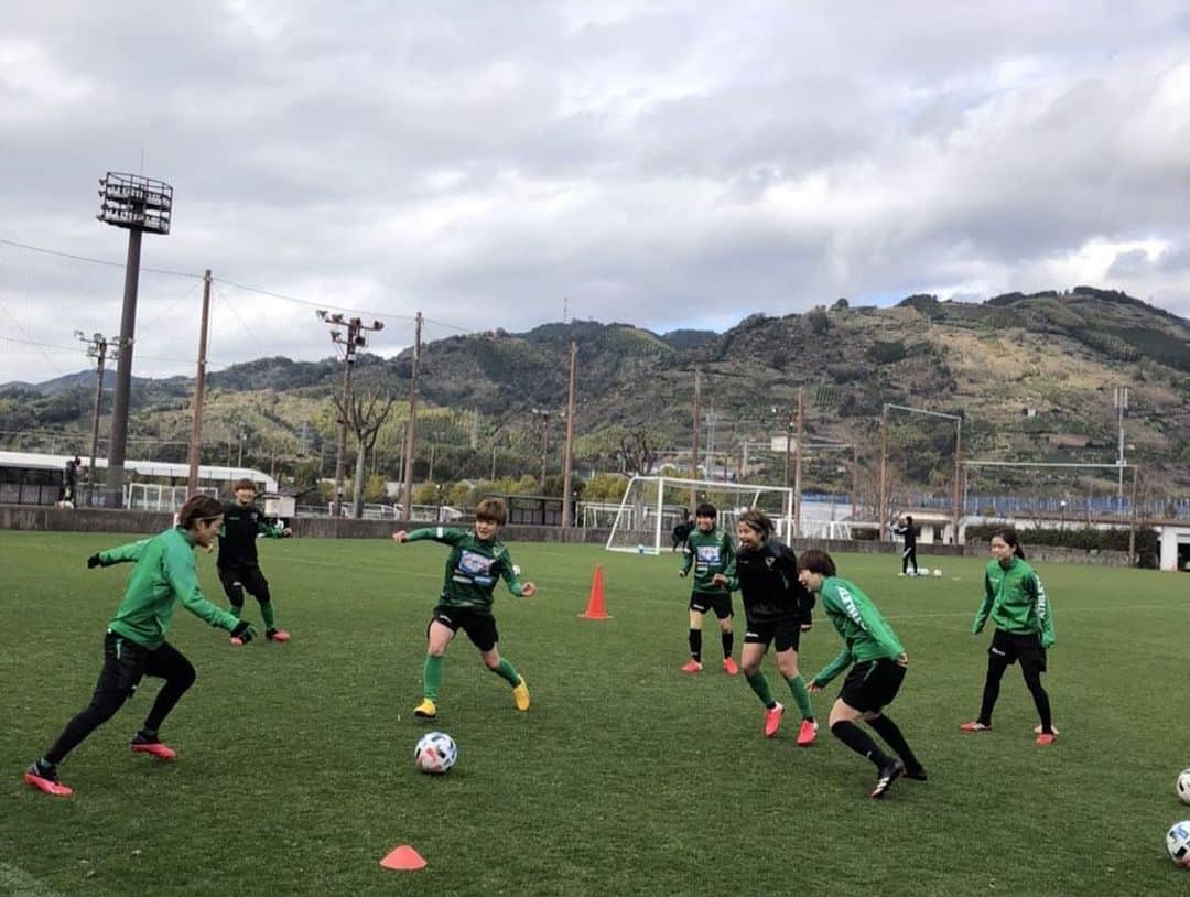 三浦成美さんのインスタグラム写真 - (三浦成美Instagram)「BELEZA合宿終了⚽️ 今年もありがとうございました！！ そして今から🇺🇸へ出発✈️ 頑張ってきます！  #日テレ東京ヴェルディベレーザ  #たくさん踊った💃」3月2日 11時17分 - miura_narumi17