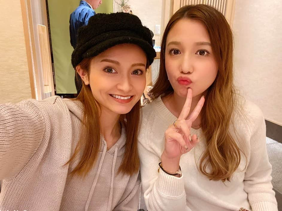 丸高愛実さんのインスタグラム写真 - (丸高愛実Instagram)「✌️❤️ #久々に写真撮ったね笑」3月2日 12時10分 - marutakamanami