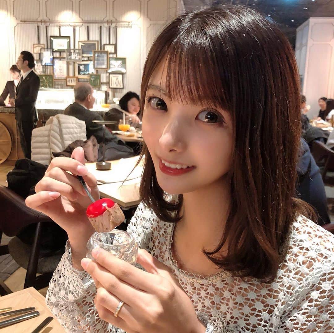 岡田栞奈のインスタグラム：「スペイン料理久々💓 パエリア〜🥘 #渋谷スクランブルスクエア #レストラン #スパニッシュ #ディナー #デート」